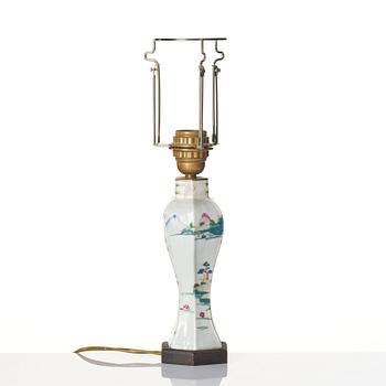 Bordslampa / vas, porslin, Kina, Qingdynasti, Qianlong (1736-95).