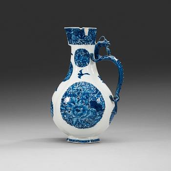 485. A blue and white ewer, Qing dynasty, Qianlong (1736-95).