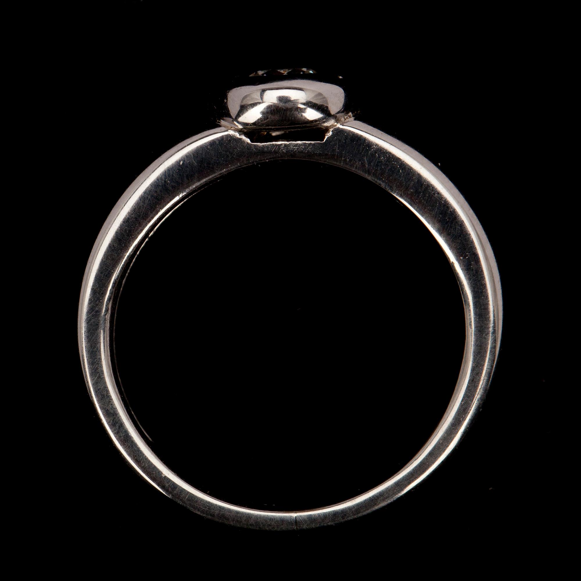 RING, briljantslipad diamant ca 0.30 ct uppskattningsvis W/si. 18K vitguld. Vikt 7,3 g.