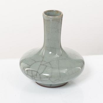 Two joss stick holders, a vase, a brush washer and a small ewer, Qing dynasty, 19th century and older.