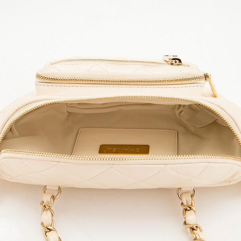 Chanel, An 'All About Waist Belt Bag' 2019.