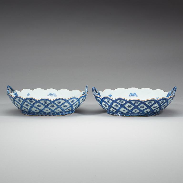 A pair of blue and white baskets, Qing dynasty, Qianlong (1736-95).