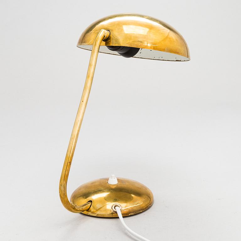 A mid 20th century '2433' table lamp for Valinte.