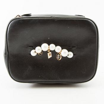 Chanel, vanity bag.
