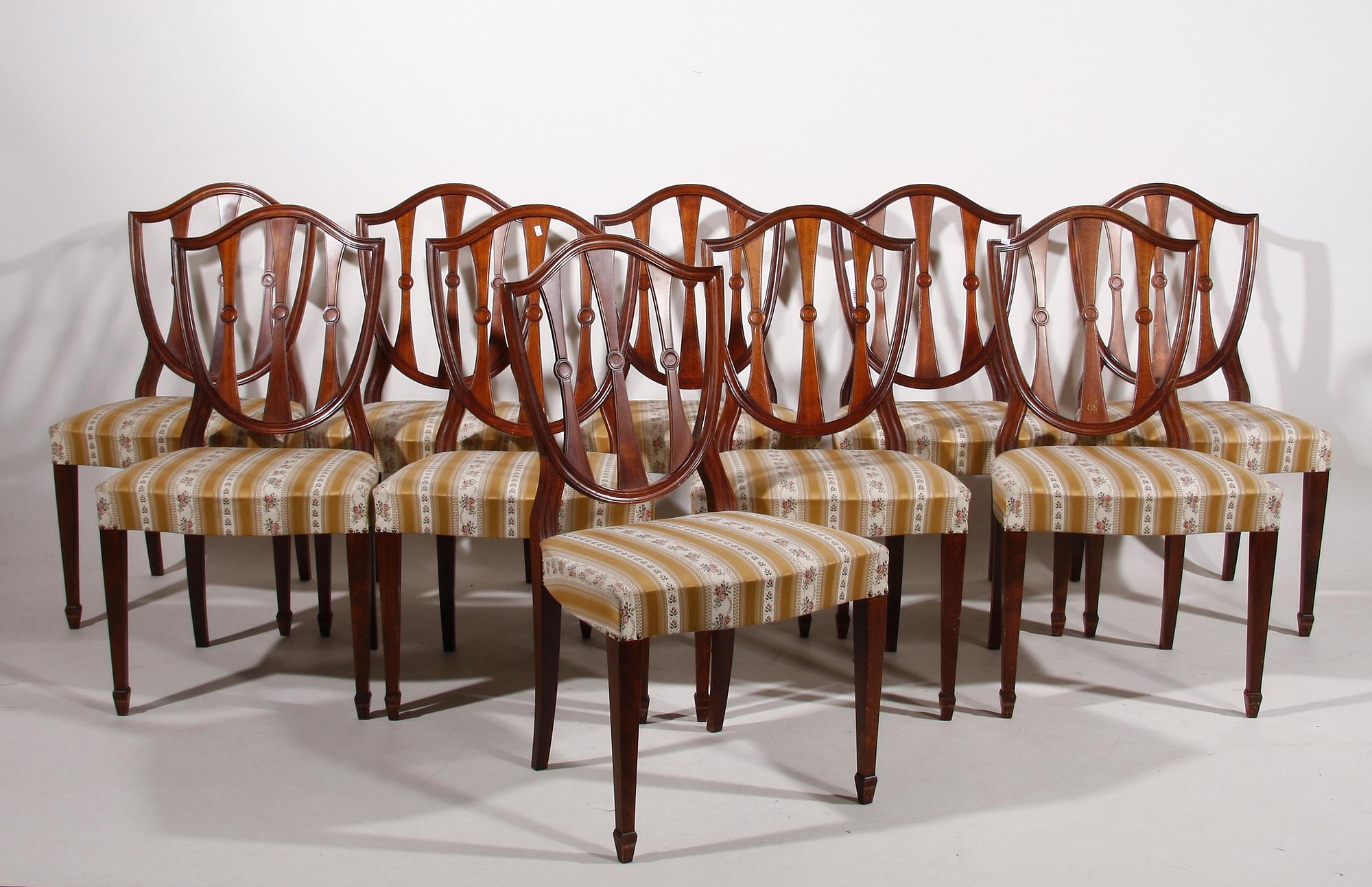 MATSALSGRUPP, 13 delar, Engelsk stil. 1900-tal.