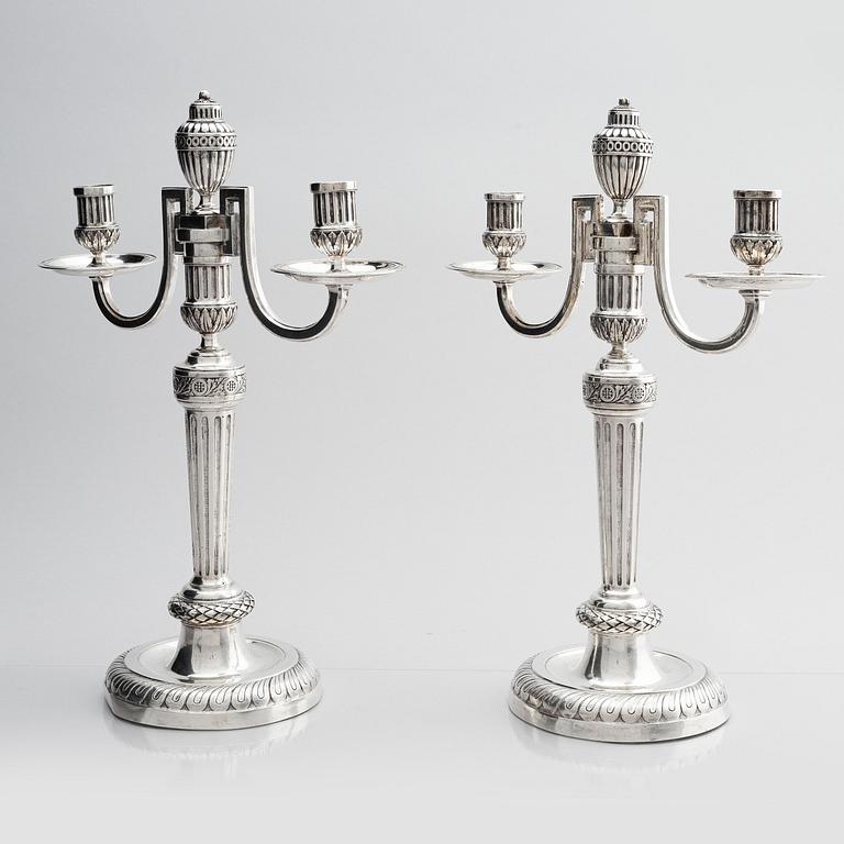 Kungliga kandelabrar, ett par, för två ljus, silver, Österrike, lgnaz Joseph Würth, Wien 1779, Louis XVI.