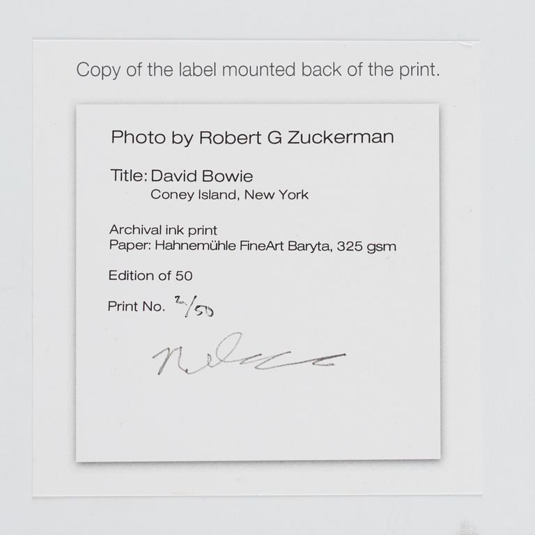 Robert Zuckerman, "David Bowie, Coney Island, New York", 1990.