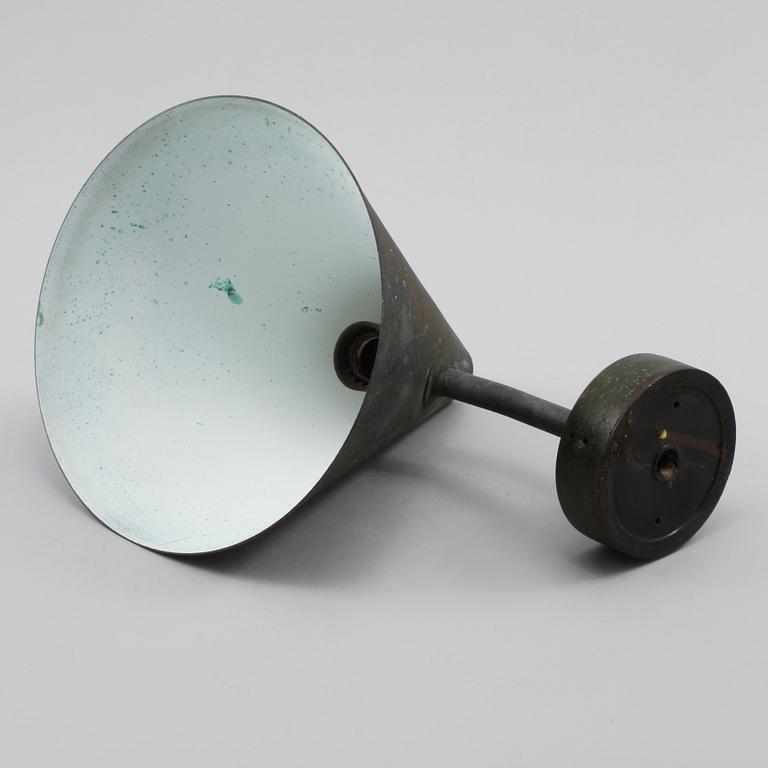 VÄGGLAMPA, "Tratten", Hans Agne Jakobsson, Markaryd, 1900-talets andra hälft.