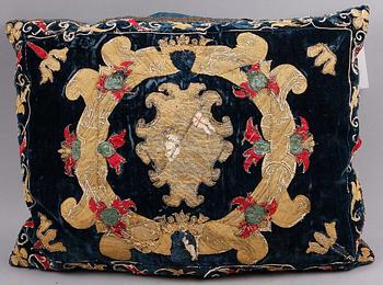 KUDDAR ett par, barockstil, 1700/1800-tal.