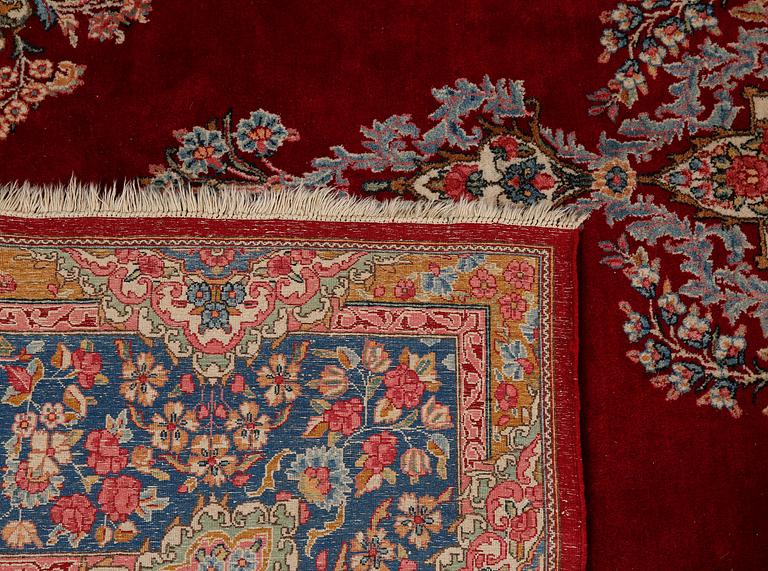 MATTA, Kirman, old/semiantik, 370 x 270 cm.