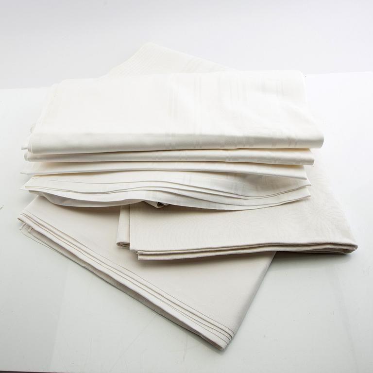 Dukar 4 st damast och dräll 1900-talets första hälft/mitt.