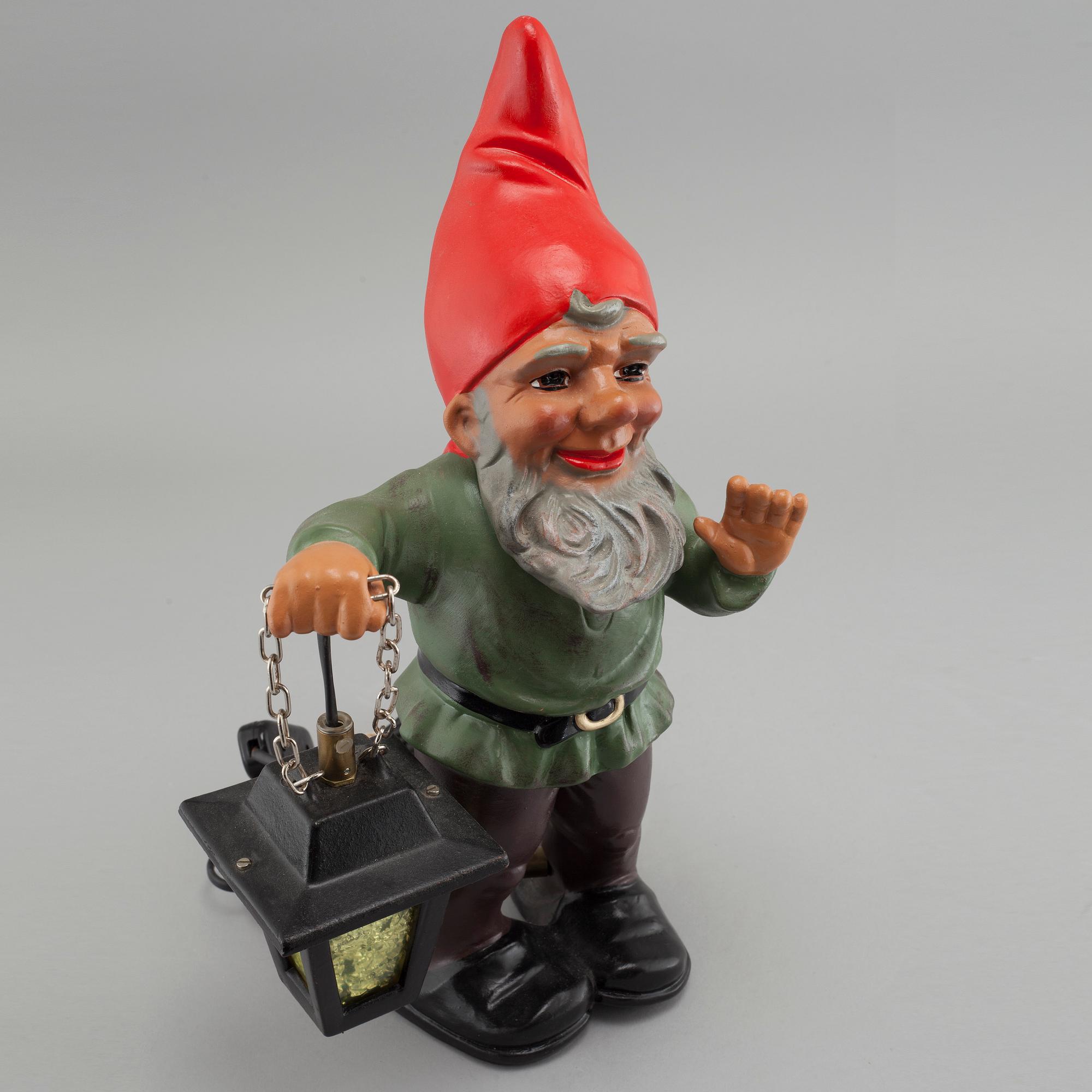 An earthenware gnome with lantern by Heissner, Germany from the second half of the 20th century.