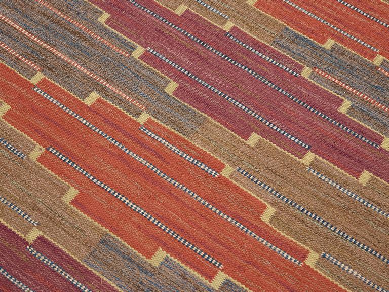 Märta Måås-Fjetterström, CARPET. "Bruna heden". Flat weave. 351 x 250,5 cm. Signed AB MMF.