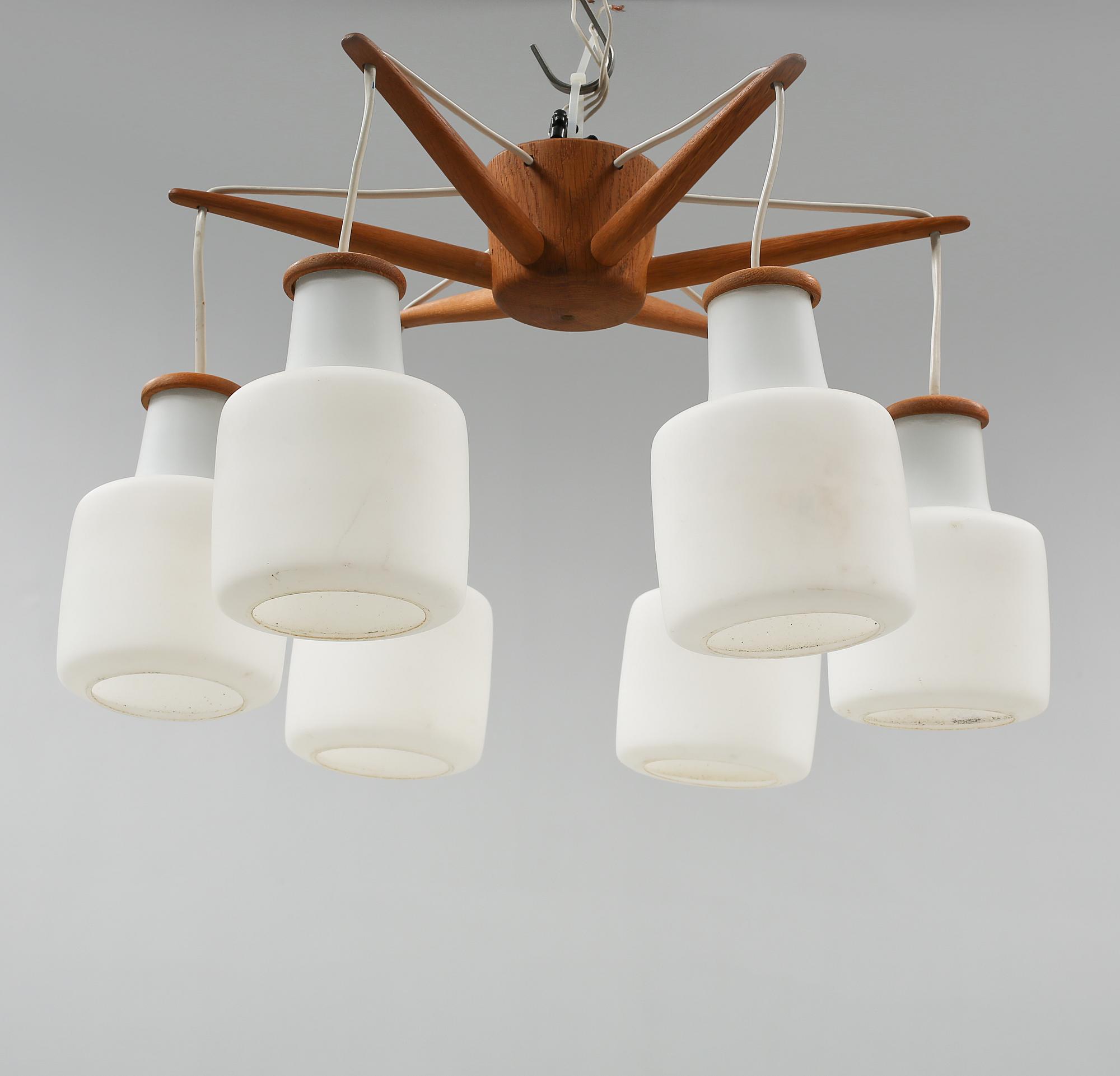 TAKLAMPA, möjligen  Uno och Östen Kristiansson, Luxus, Vittsjö, 1900-talets andra hälft, höjd ca 28 cm.