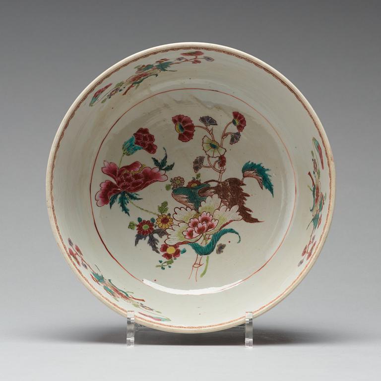 A famille rose tureen with cover, Qing dynasty, Yongzheng (1723-35).