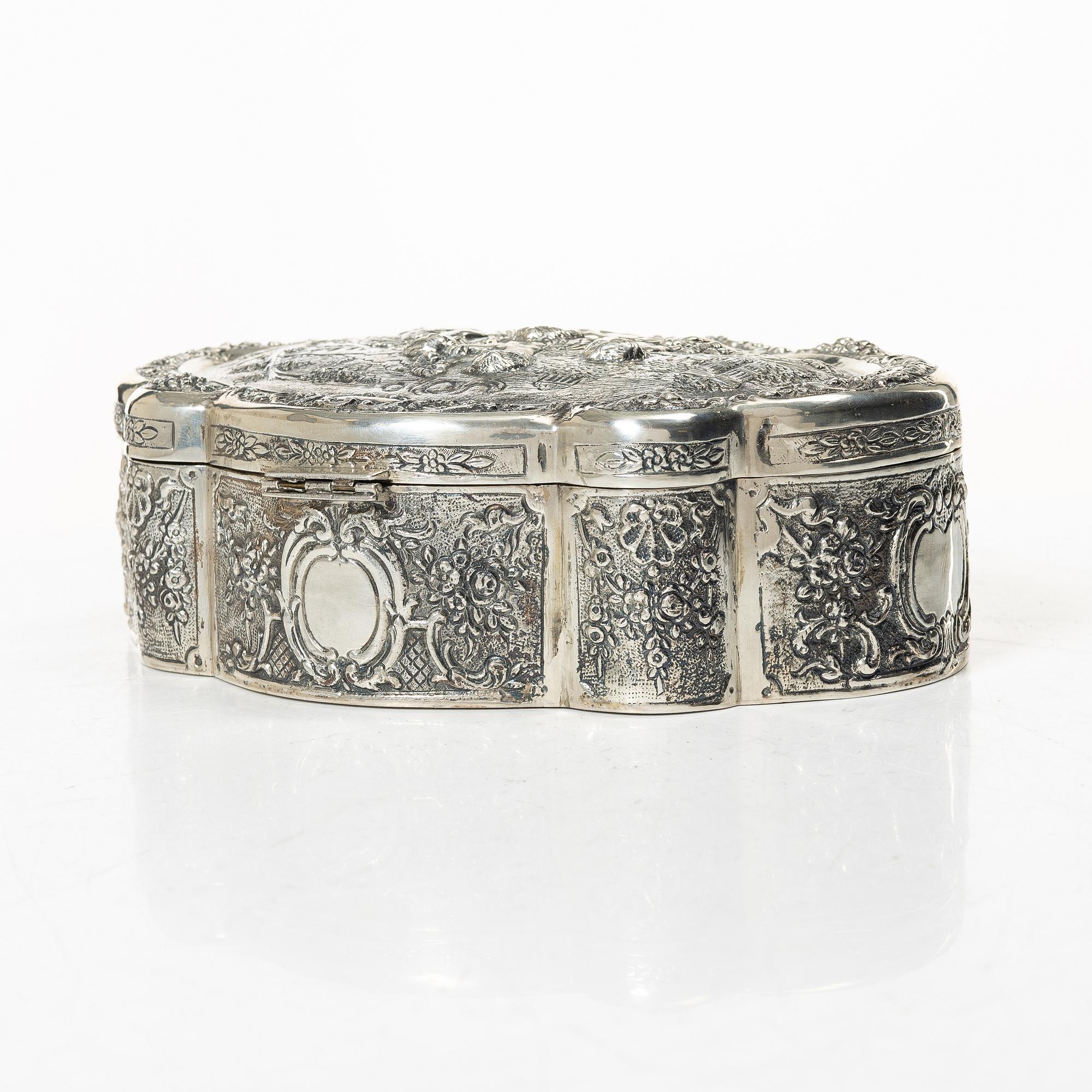 A silver box, Baroque style, 20th Century.