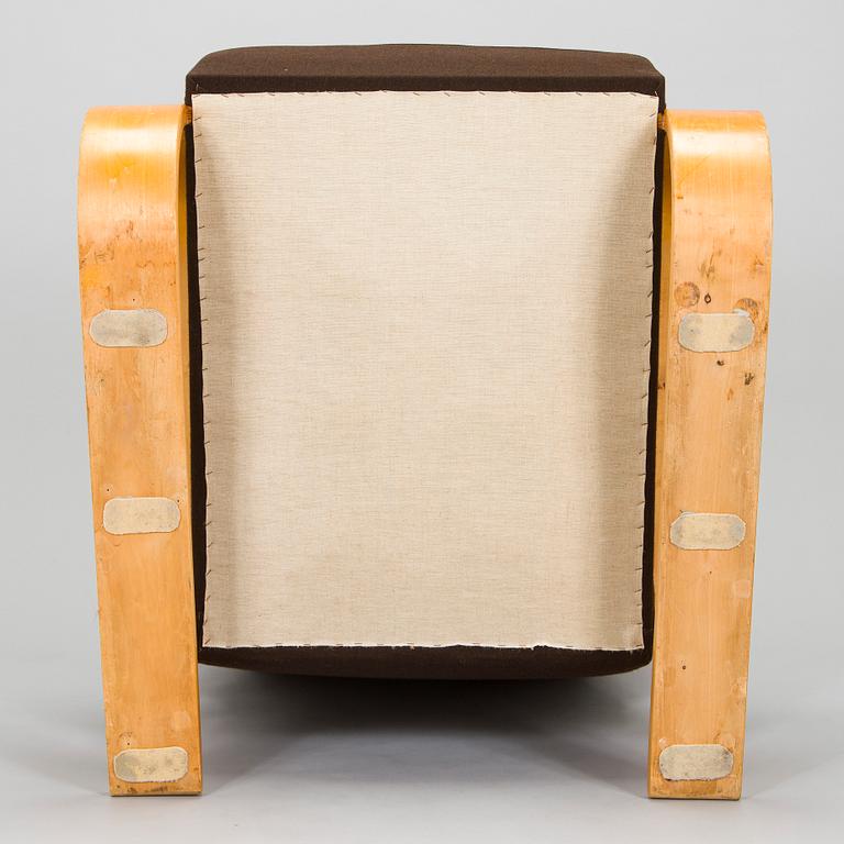 Alvar Aalto, a 1940s armchair modell 38 'Tank' for Huonekalu- ja Rakennustyötehdas A.B.