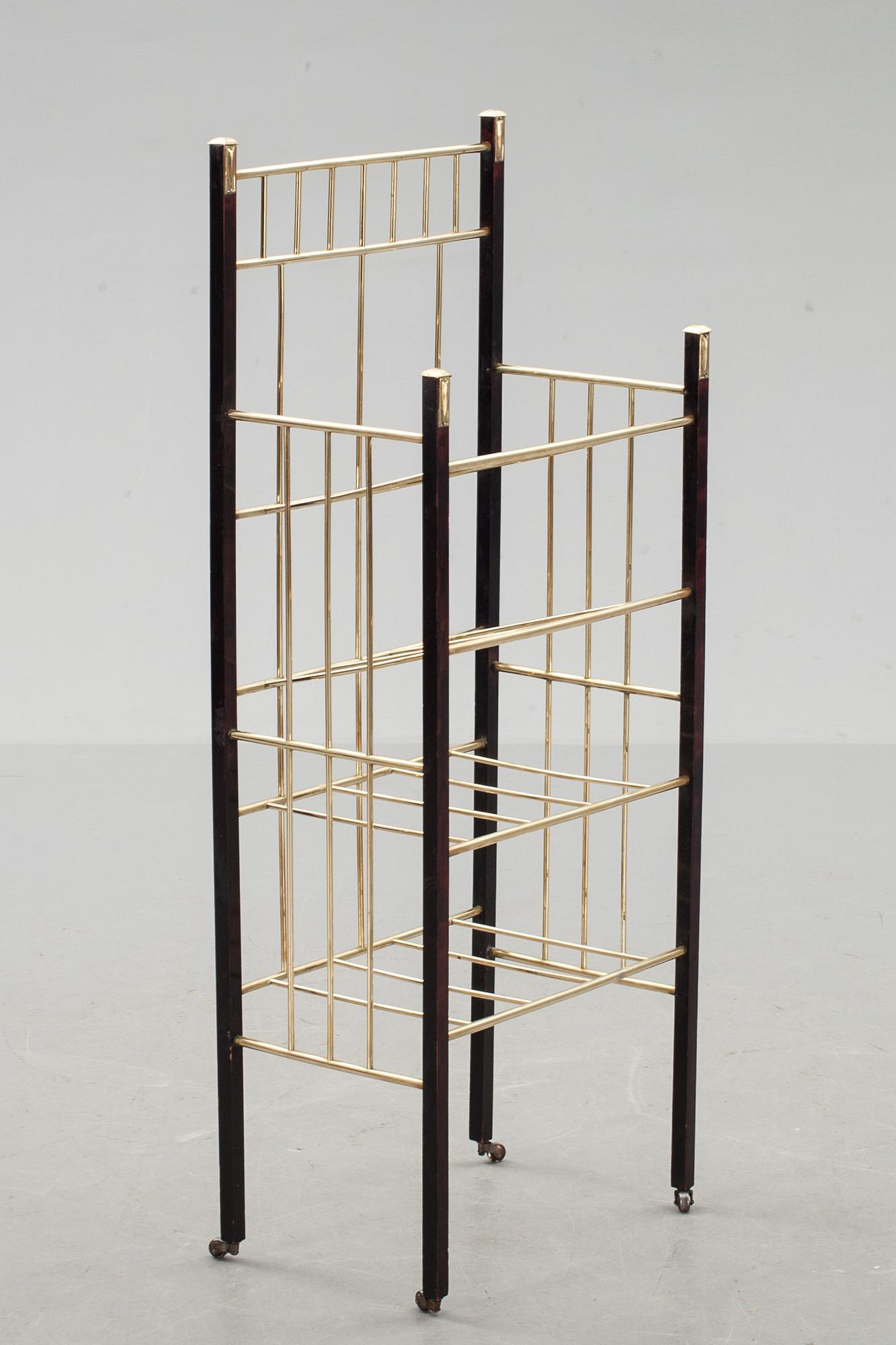 TIDNINGSSTÄLL/NOTSTÄLL, 1900-talets mitt.