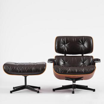 Charles & Ray Eames, an "Eames Lounge Chair" with ottoman, Vitra, late 1900s.
