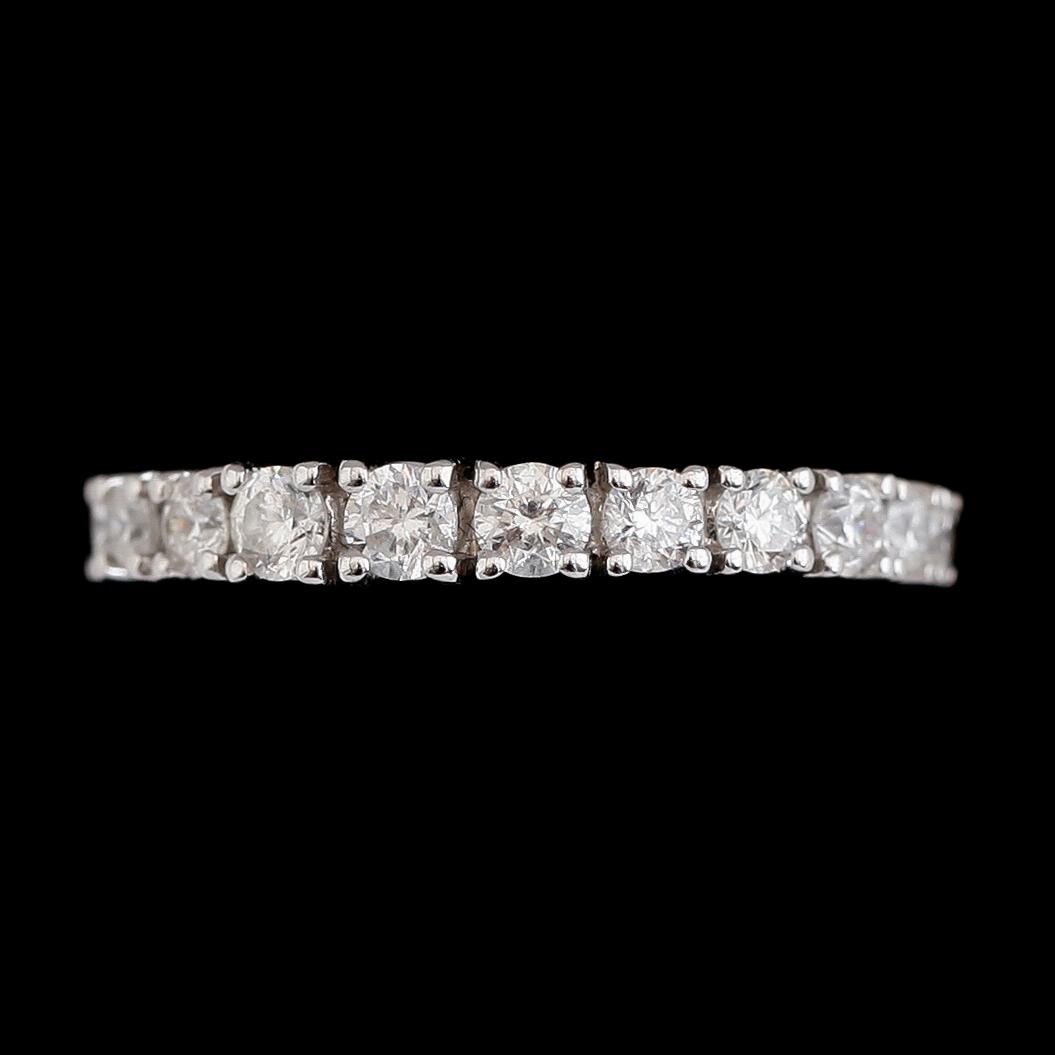 RING, 18 k vitguld, 23 briljantslipade diamanter tot ca 1.40 ct.