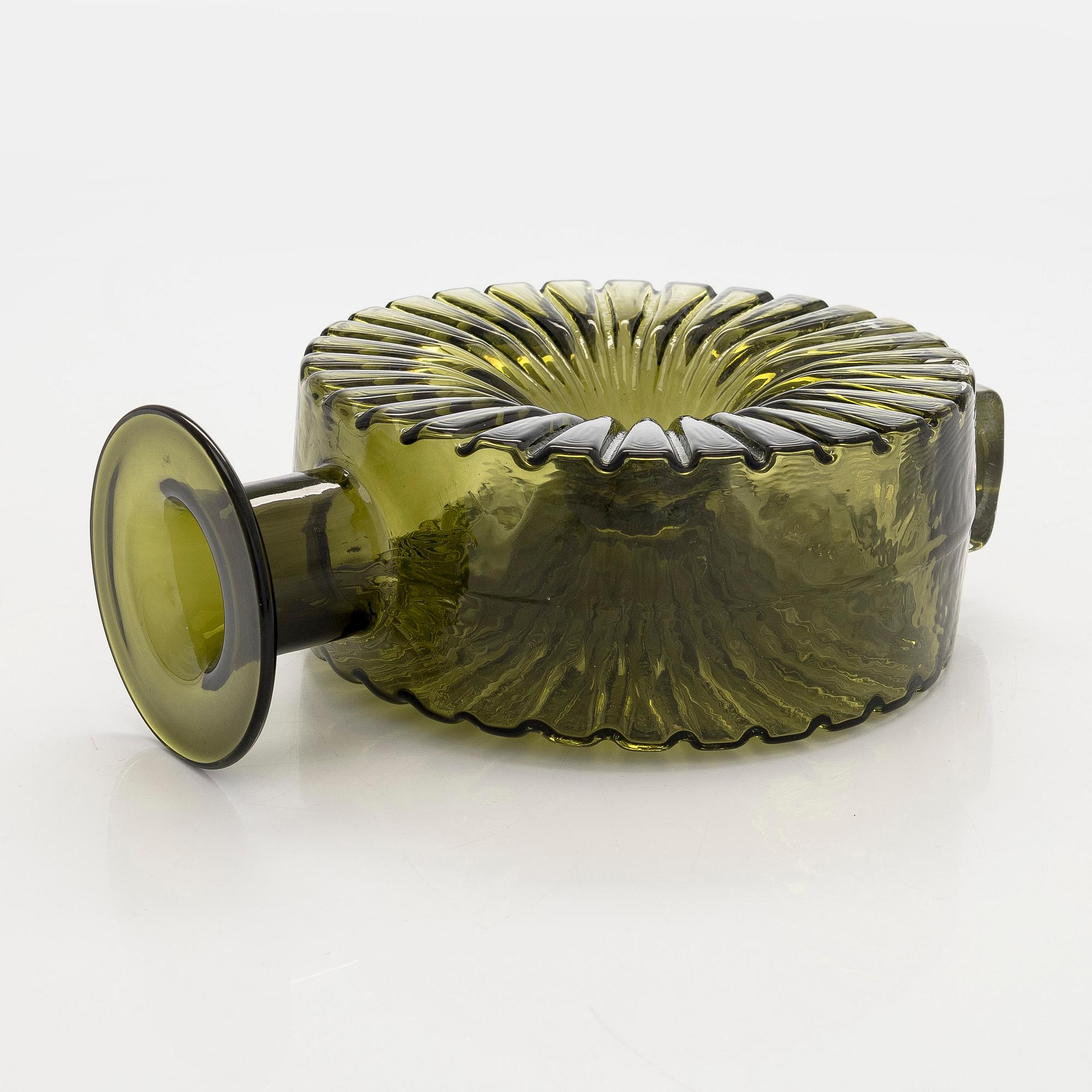 Helena Tynell, a 'Sun bottle' for Riihimäen Lasi Oy. In production 1964-1974.