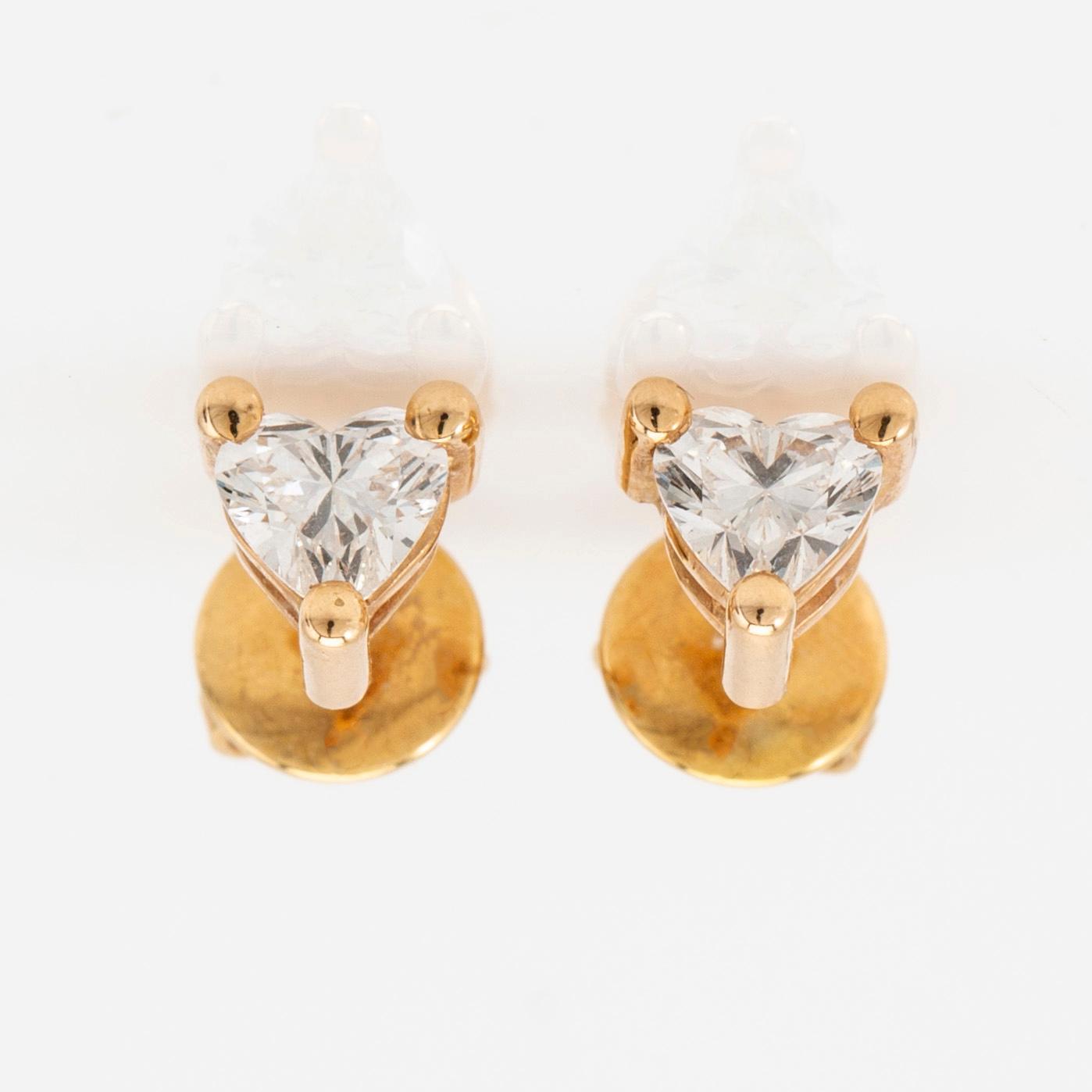 Earrings, a pair, 18k gold with heart-shaped diamonds.