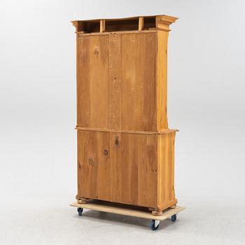 Bokskåp, nyrenässans, 1900-tal.