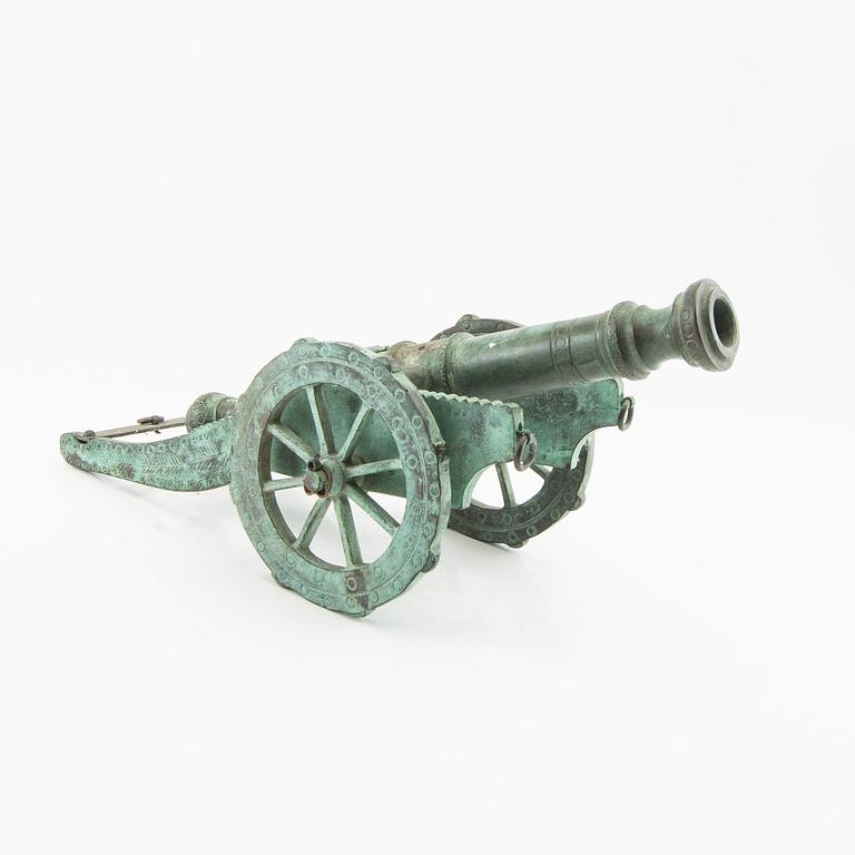 Table cannon 20th century.