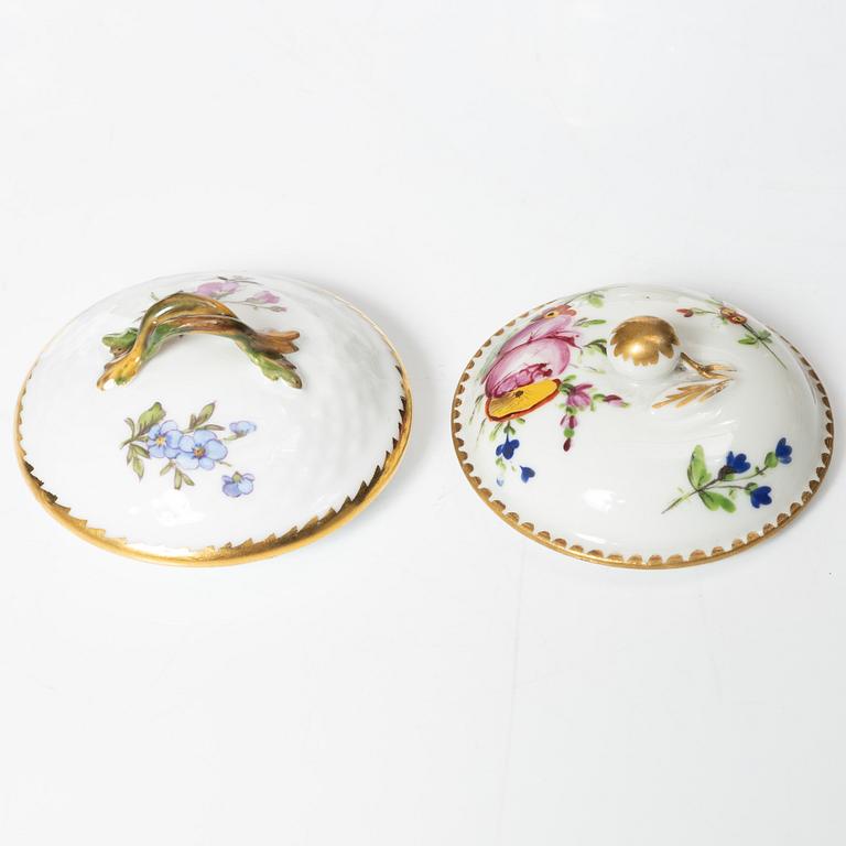 Royal Copenhagen, cremekoppar med lock och fat, 11 st, "Sachsisk Blomst", Danmark, 1951-65.