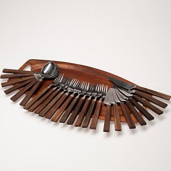 BESTICK, 25 st, Triennale, märkta Fiskars, Finland 1900-talets andra hälft, OCH BRICKA.