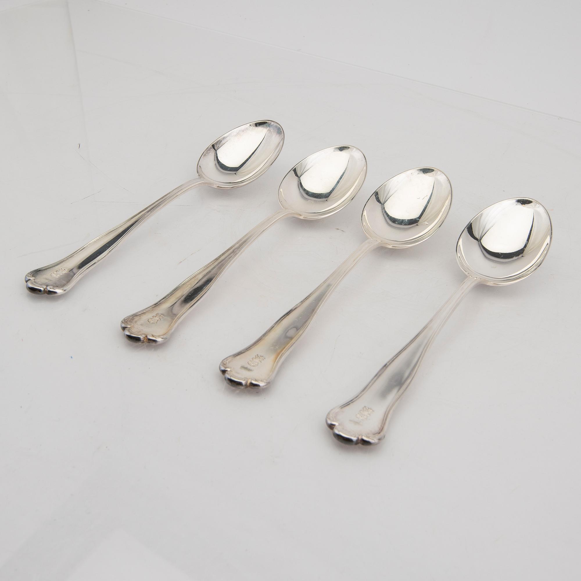 A Swedish 20th century set of 15 silver spoons mark of Hallbergs Stockholm 1948, weight 1352 grams.