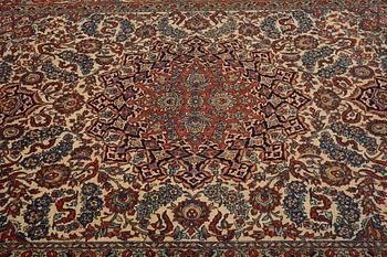 A carpet, semi-antique Esfahan, ca 310,5 x 200 cm.