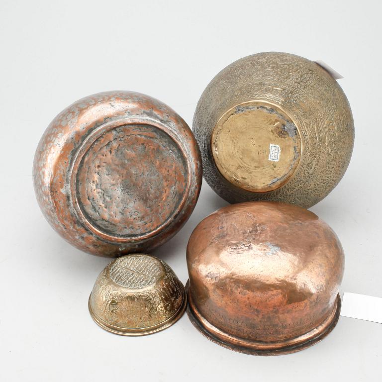 KÄRL / KRUKOR, 4 st, koppar och mässing, orientaliska, troligen 1900-tal.