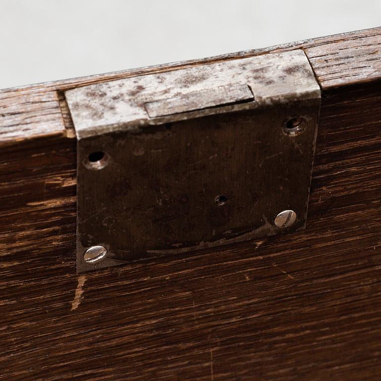 A 19th century chest of drawers.