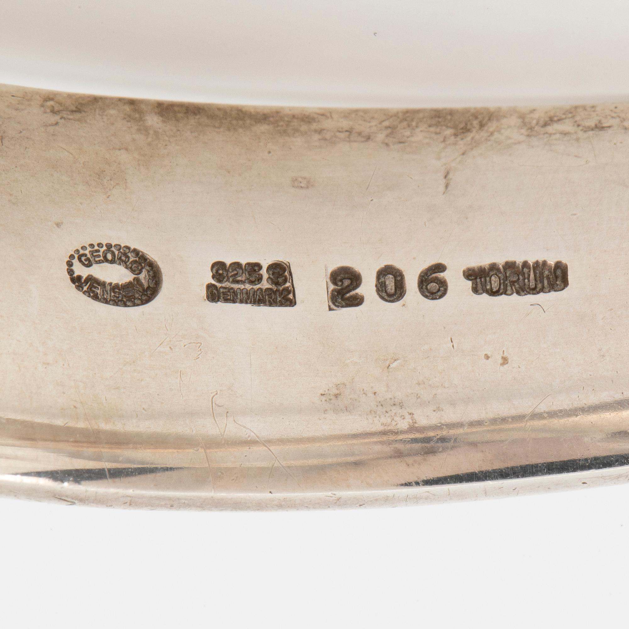 VIVIANNA TORUN BÜLOW-HÜBE, armring, silver, "Möbius", Georg Jensen.
