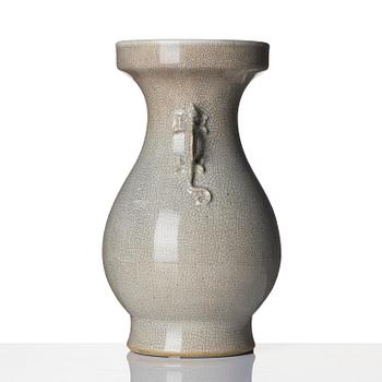 Vas, ge-glasyr. Qingdynastin, 1800-tal.