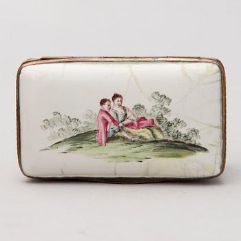 An enamelled snuff box from the 18th Century.