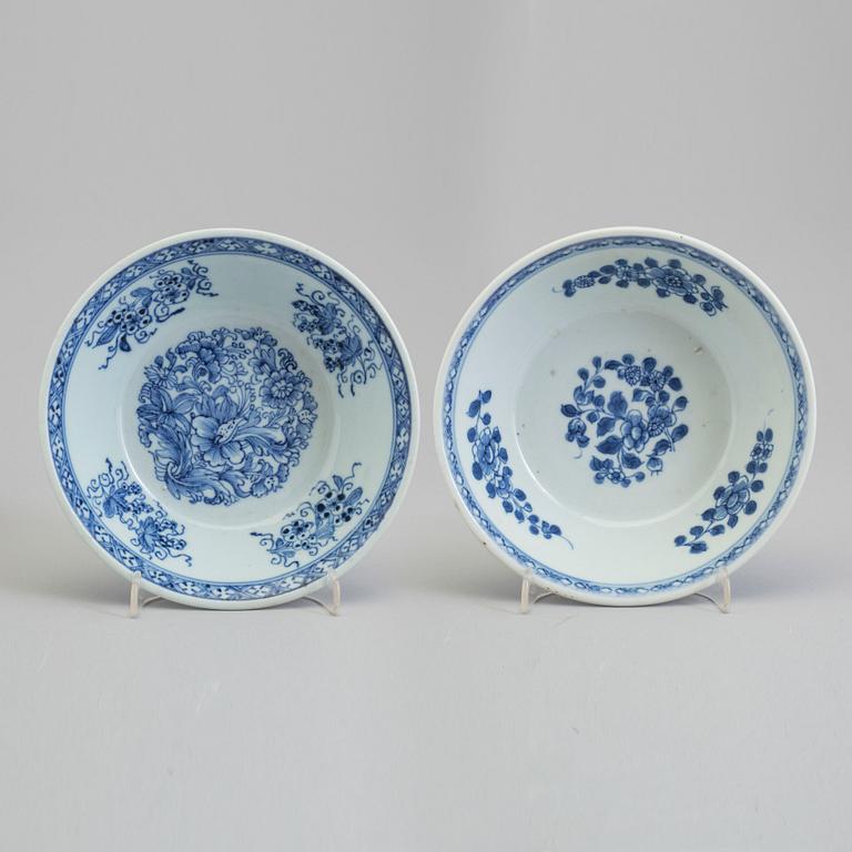 Two blue and white bowls, Qing dynasty, Qianlong (1736-95).