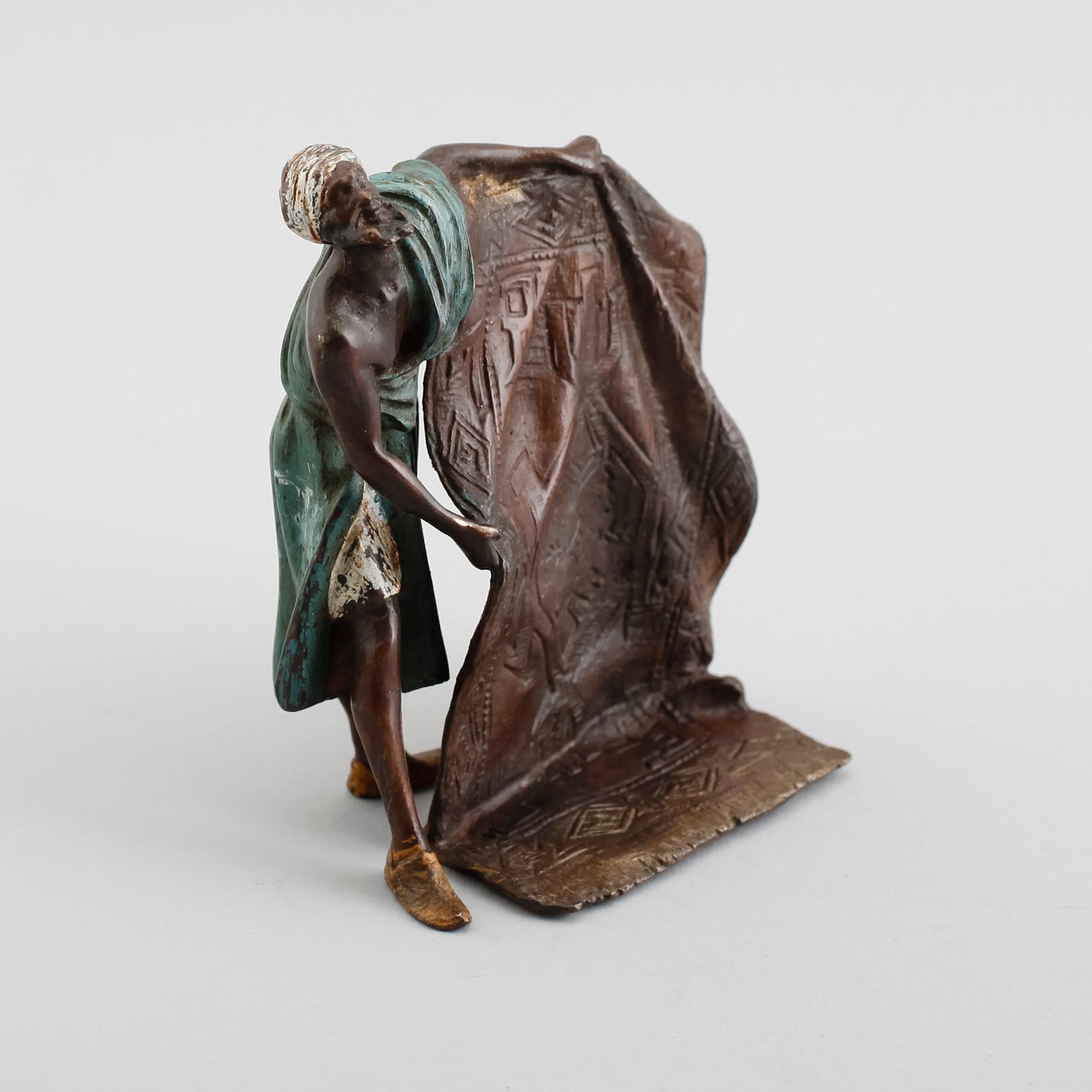 FIGUR, wienerbrons, signerad Berg, omkring år 1900.