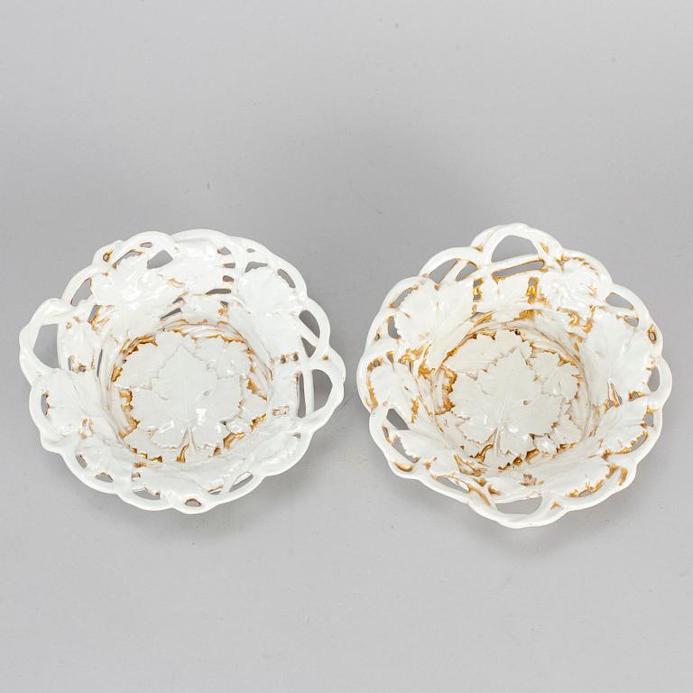 A pair of porcelain bowls, SPM (Schmeisser Porzellan Manufaktur), 19th century.