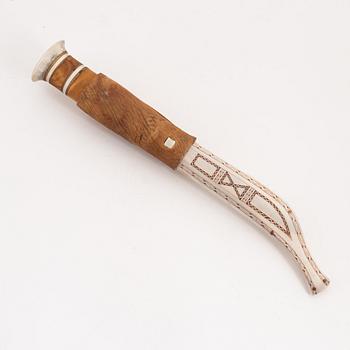 A reindeer horn knife by Jan Åke Blind, before 1967, signed.