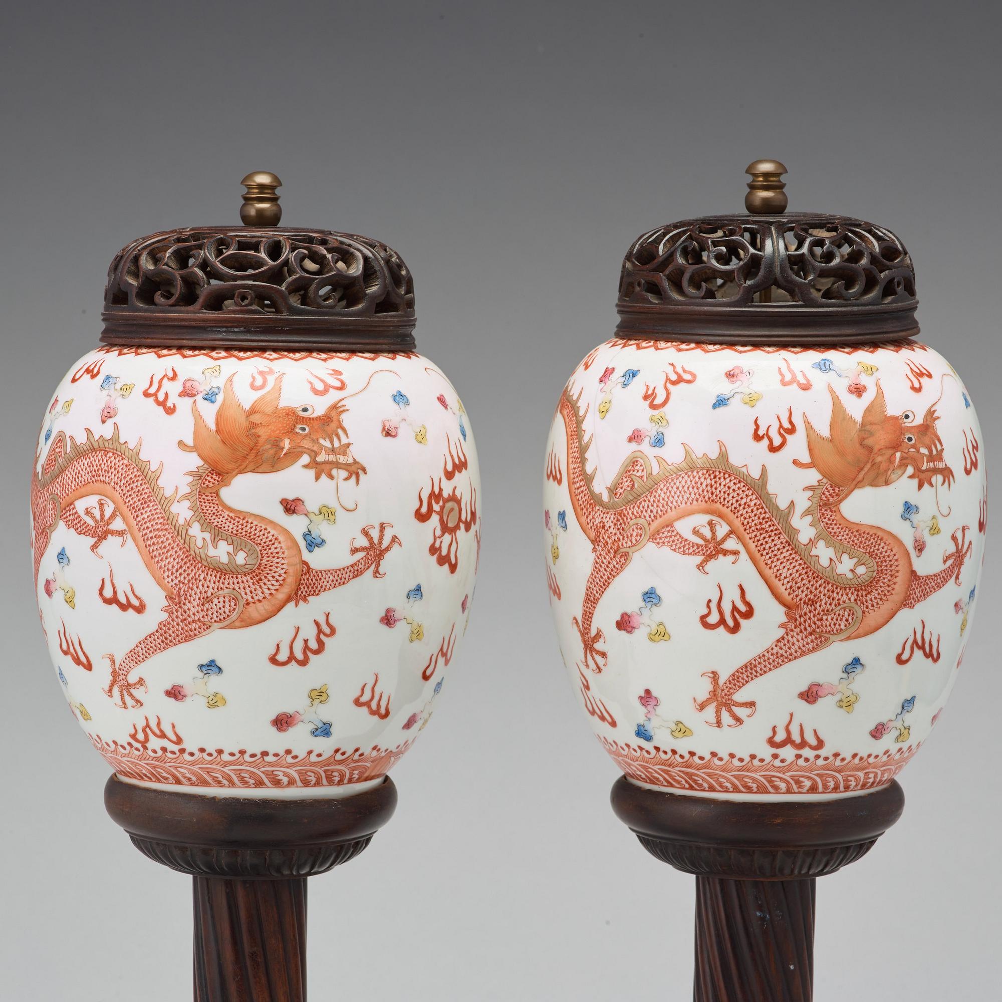 A pair of Chinese lanterns, early 20th Century.