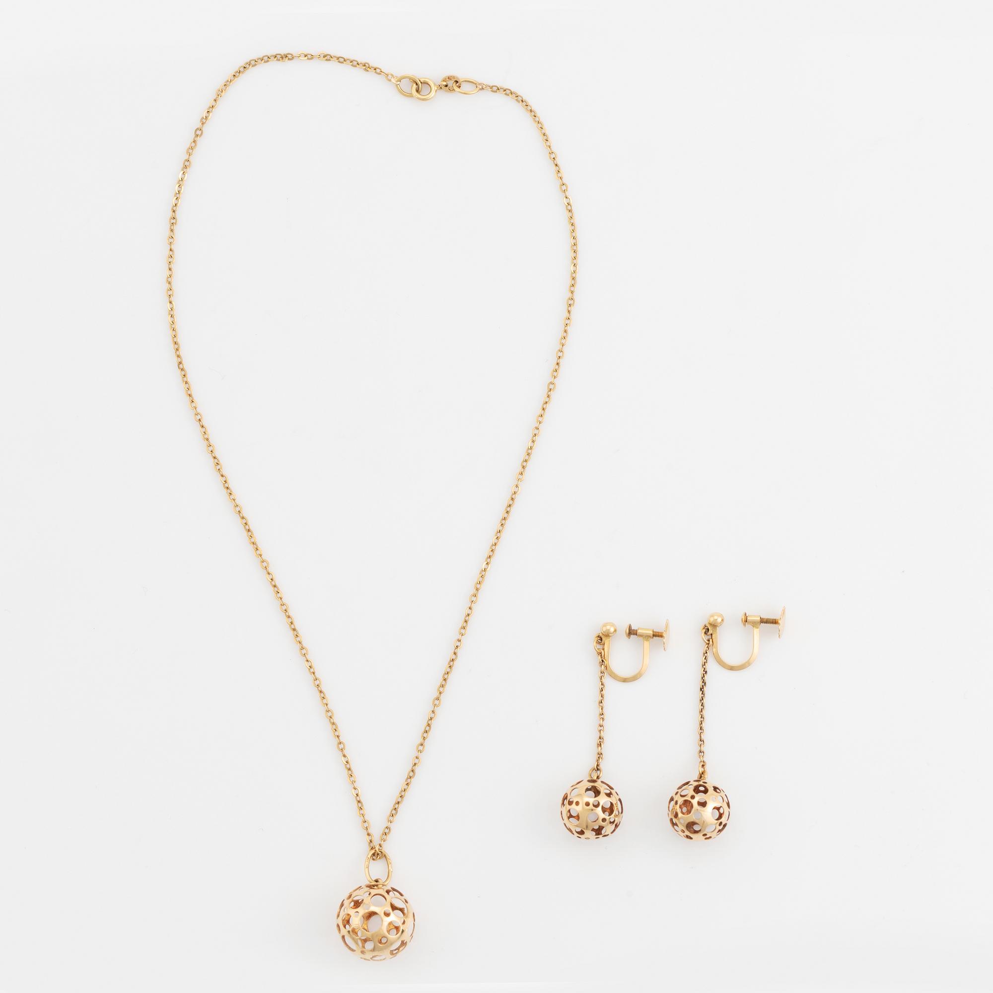 Liisa Vitali, 18K gold earrings and pendant with chain.