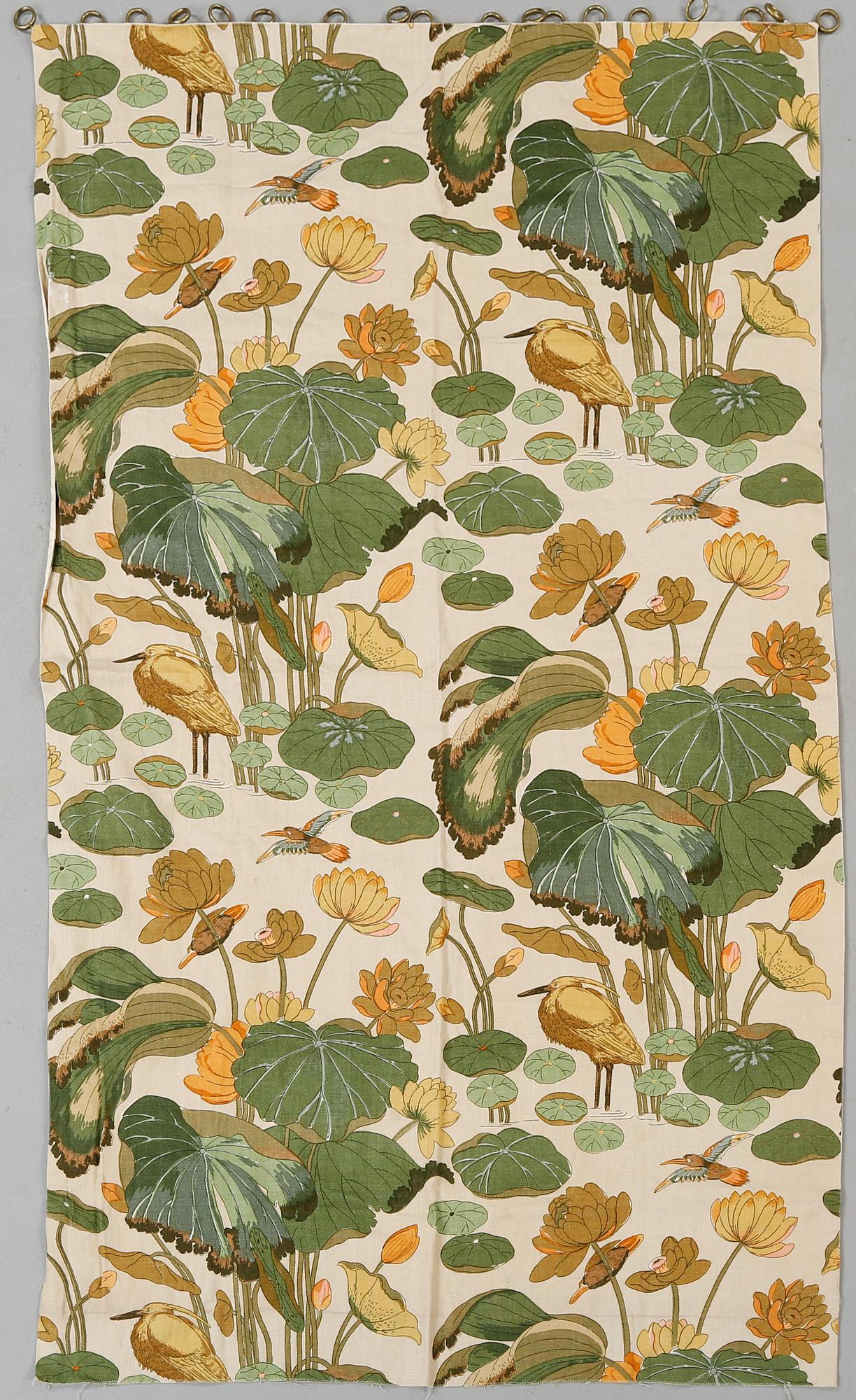 DRAPERI, linne, "Lotus", G P & J Baker, England, 1900-talets fjärde kvartal, 215x120 cm.