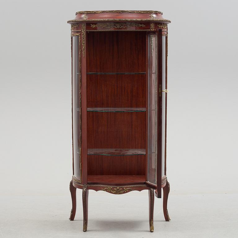 A Louis XV style cabinet, first half of the 20th century.