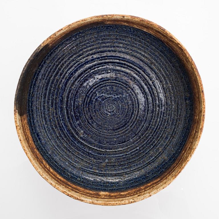 Raija Tuumi, skål, chamotterat stengods, signerad RT ARABIA 1970.