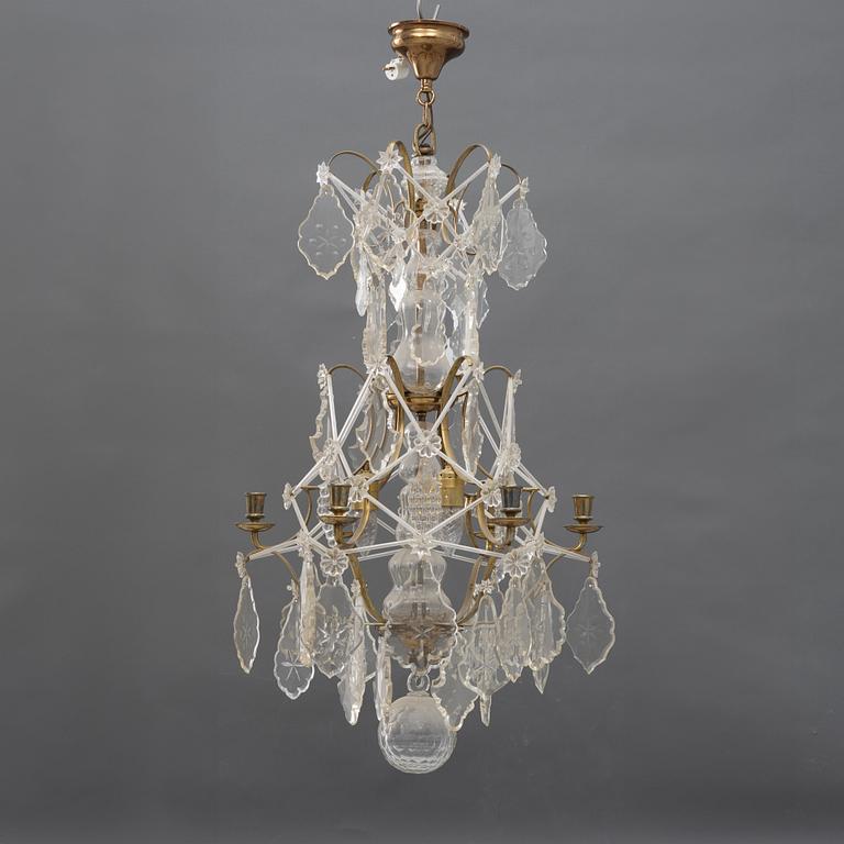 A Rococo style chandelier, early 20th Century.