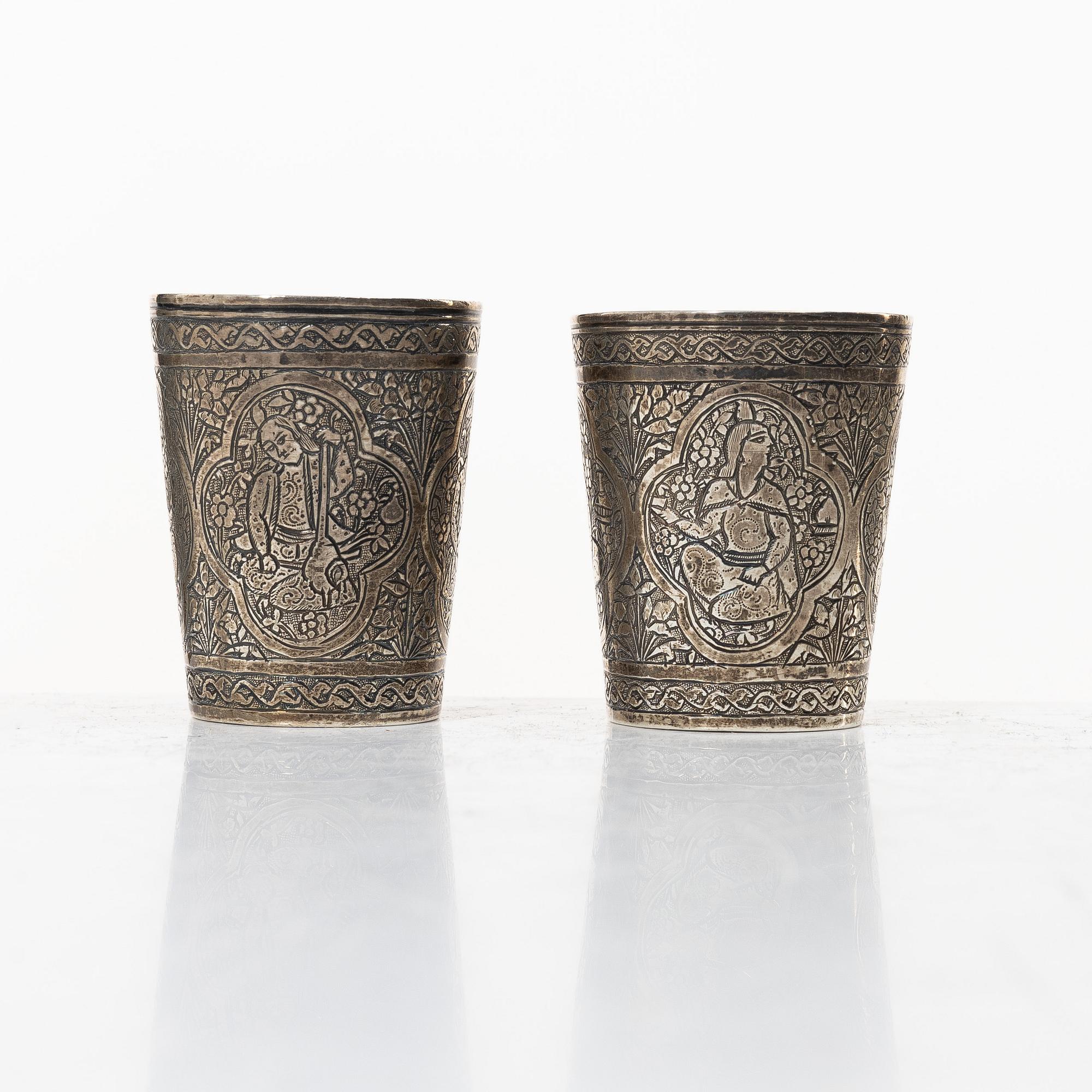 Koppar, ett par, silver, Persien, 1900-talets första hälft.