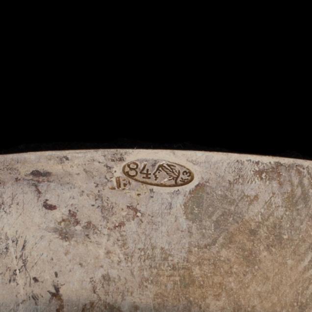 SERVERINGSBESTICK, 2 st och SKEDAR, 2 st, silver, Ryssland, ca 1900. Vikt 76 g.