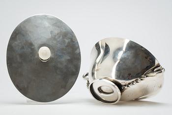 LOCKSKÅL, silver 925, importstämplar. Carl Hoff, Helsingborg, 1939. Vikt ca 530 g.